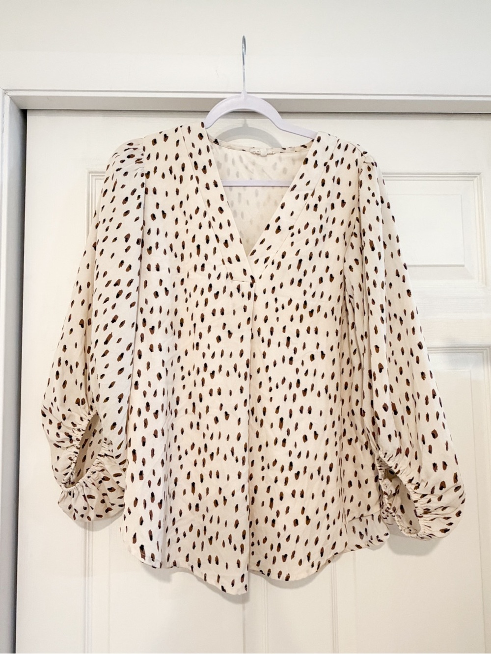 JODIFL Cream Blouse with Brown Spot Print